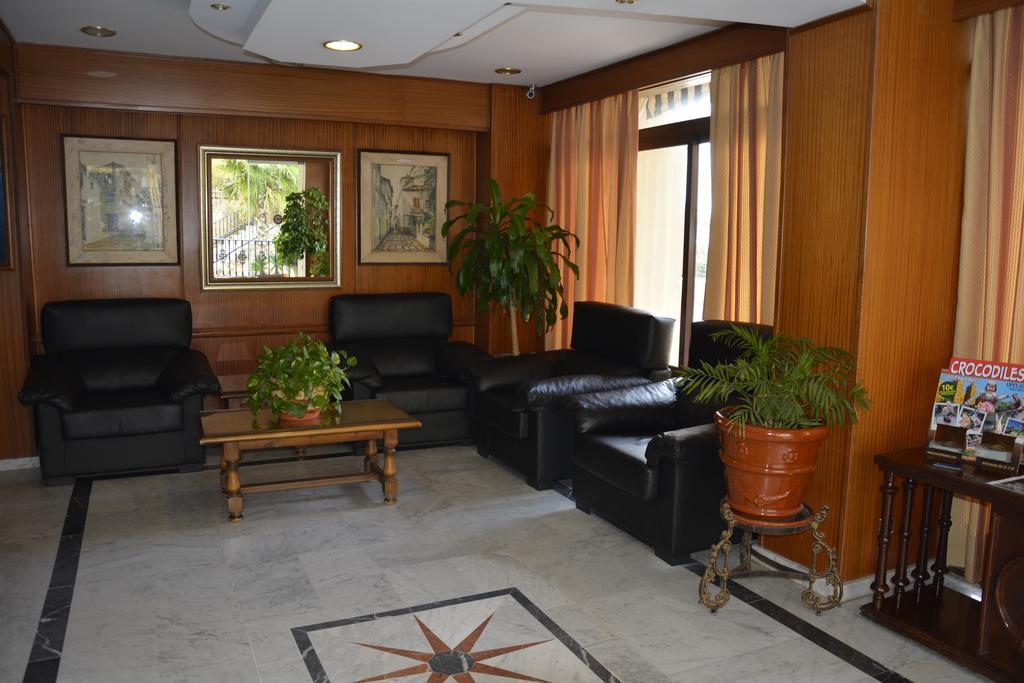 Apartamentos Mediterraneo Marbella Dış mekan fotoğraf
