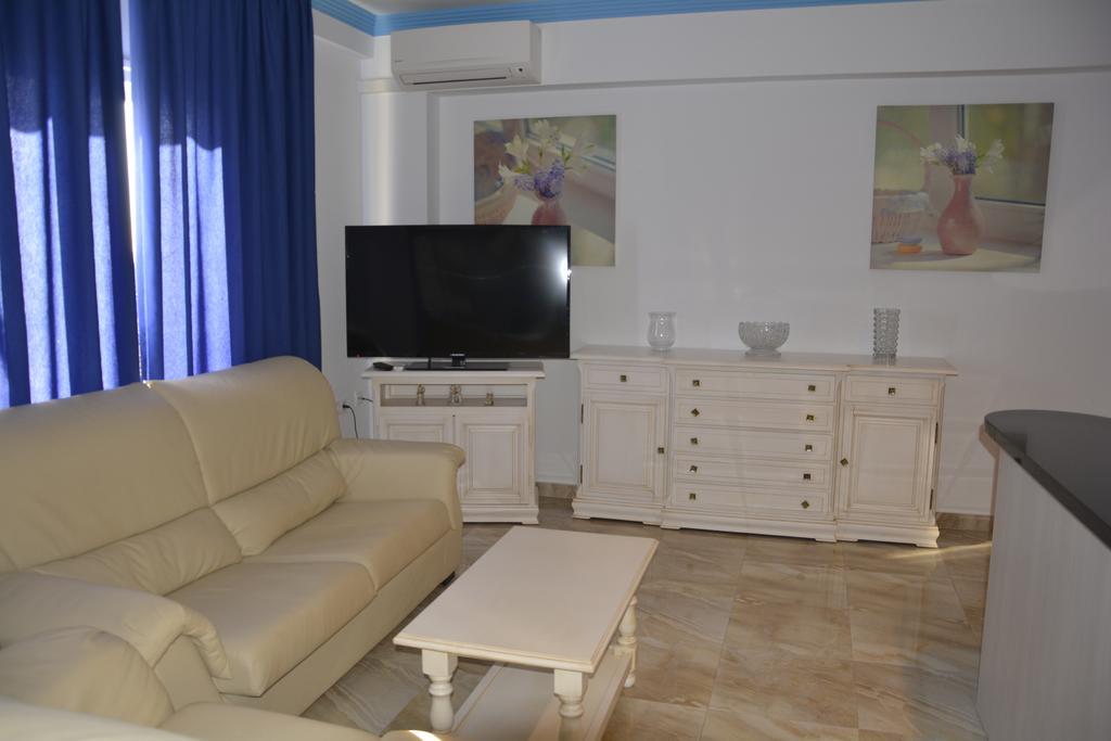 Apartamentos Mediterraneo Marbella Dış mekan fotoğraf